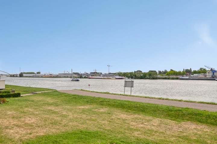 Foto 32 van Pontonniersweg 128