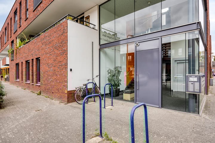 Photo 8 of Trompstraat 15-07