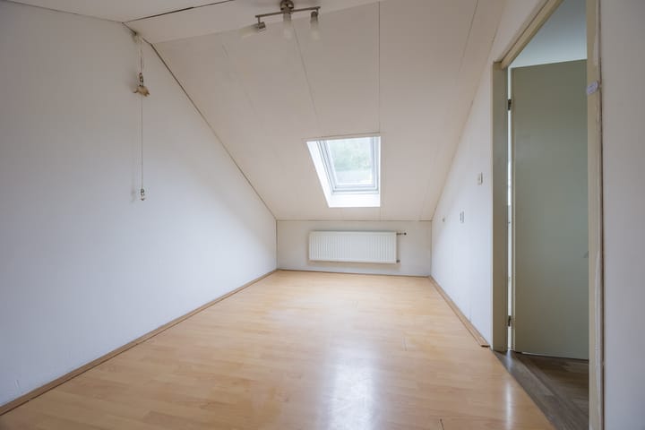 Photo 33 of Malvert 7392