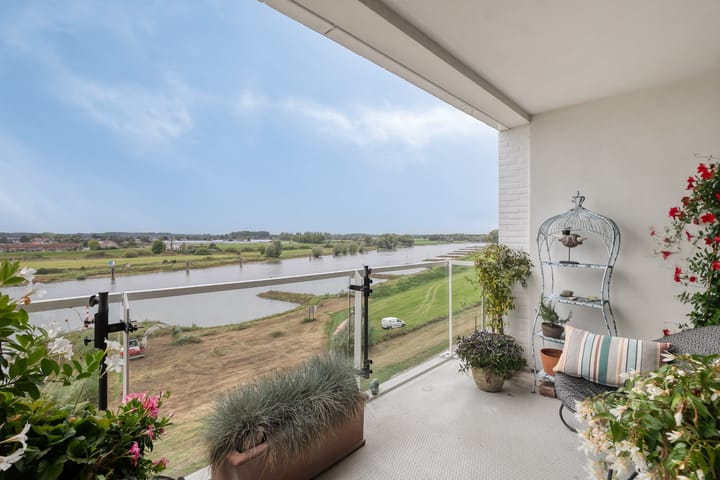 Photo 2 of Het Glacis 93