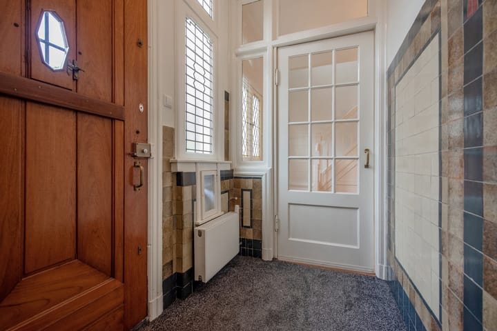 Photo 5 of Van Dorpstraat 4