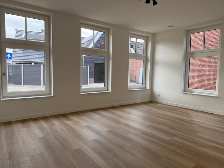 Photo 4 of Hangerad 25