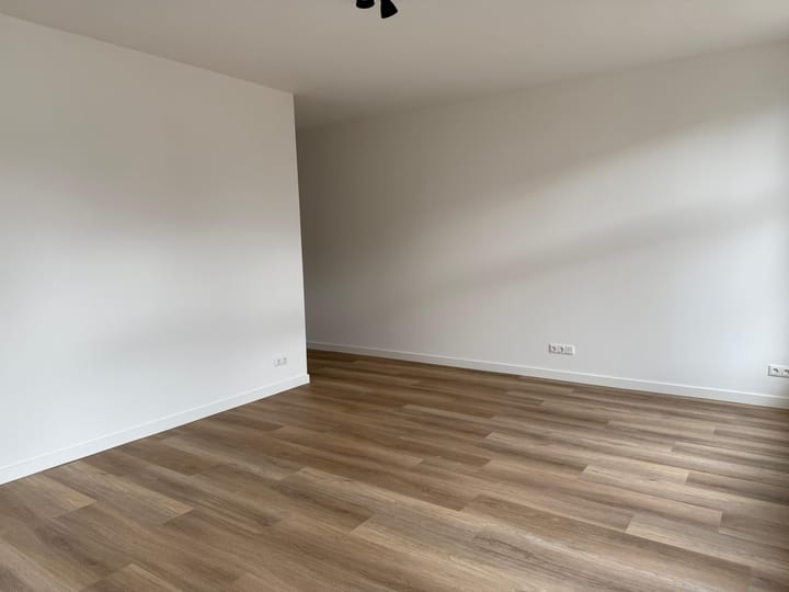 Photo 6 of Hangerad 25