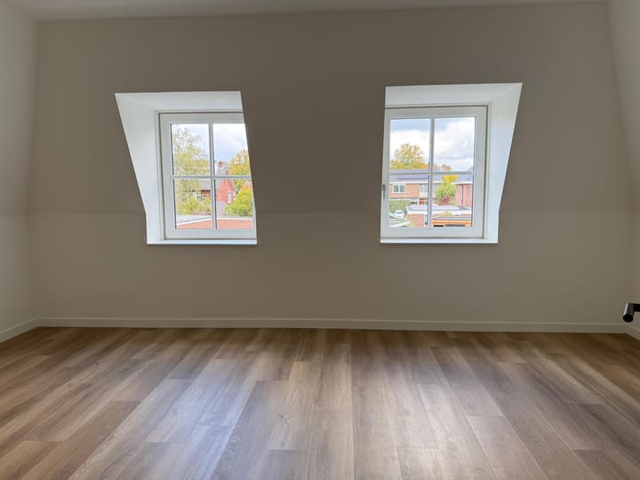 Photo 13 of Hangerad 25