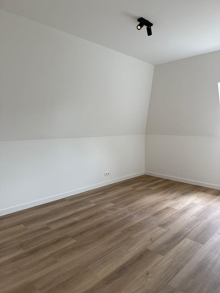 Photo 15 of Hangerad 25