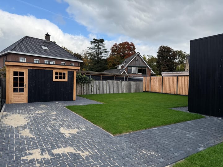 Photo 20 of Hangerad 25