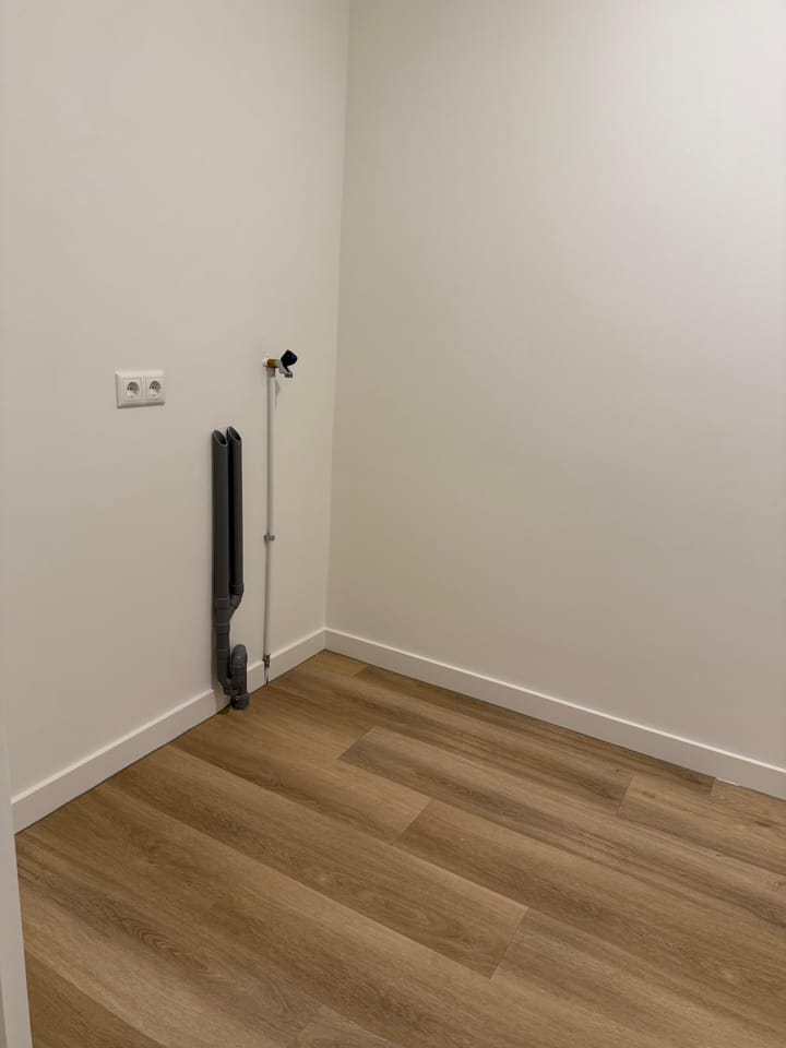 Photo 12 of Hangerad 25-A