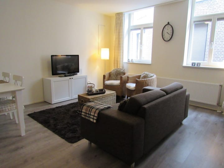 Photo 2 of Wycker Smedenstraat 9-B