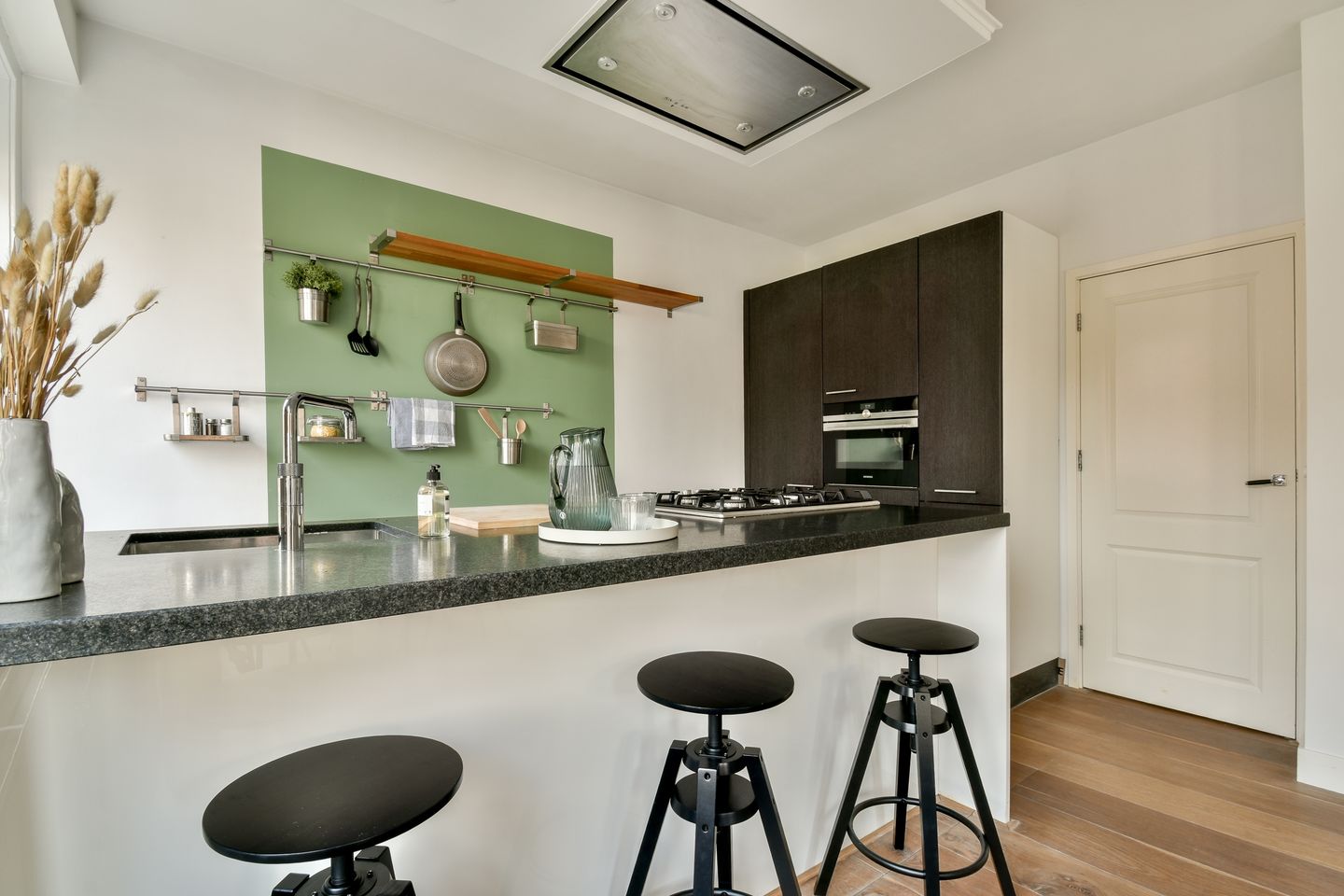 Photo 10 of Rietwijkerstraat 43-2