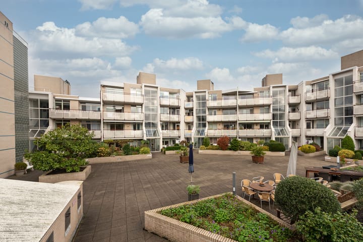 Foto 3 van Emmaplein 34