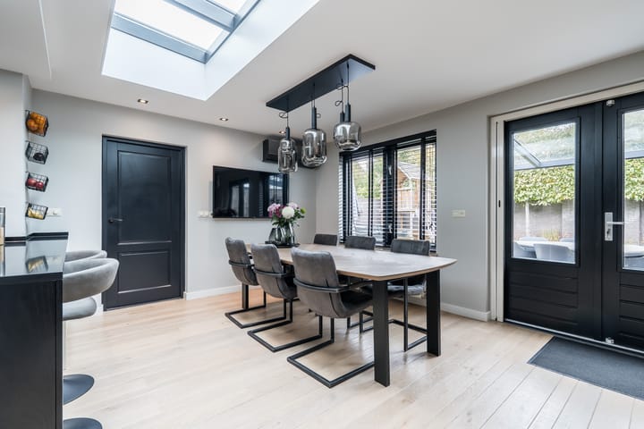 Foto 10 van Korbeel 30