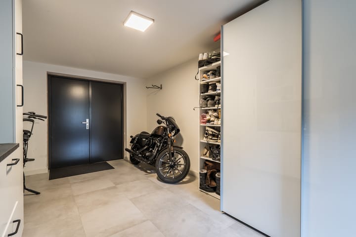 Foto 15 van Korbeel 30