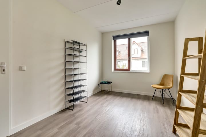 Photo 20 of Spaanderbank 12