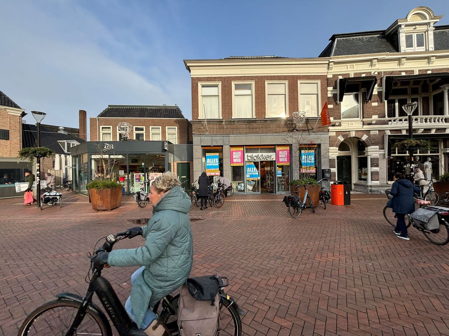 View photo 2 of Grotestraat 86