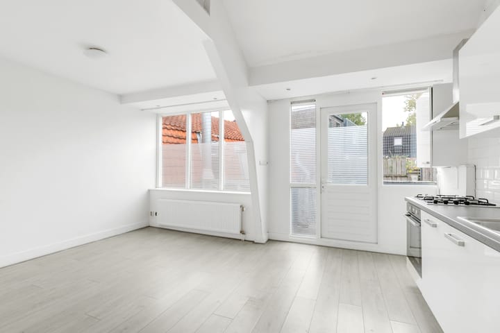 Photo 3 of Begoniastraat 43-A1