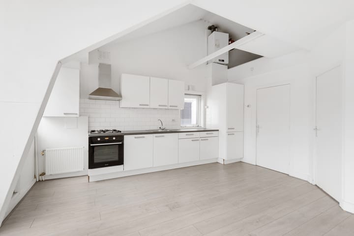 Photo 4 of Begoniastraat 43-A1