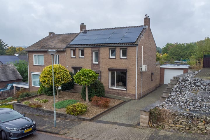 Photo 2 of van Caldenborghstraat 10