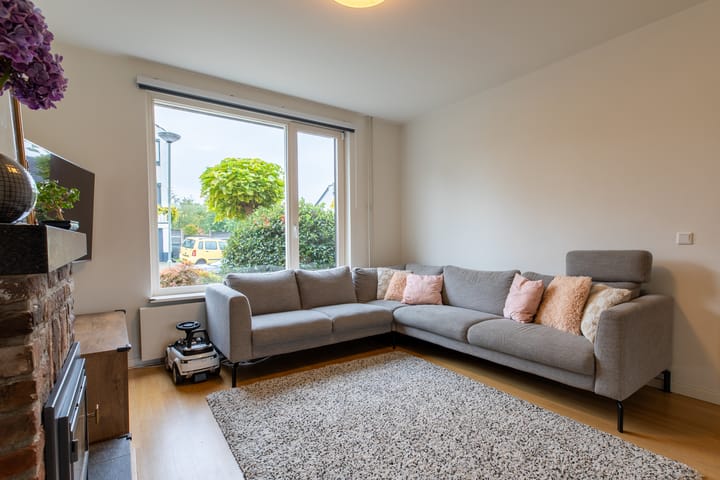 Photo 8 of van Caldenborghstraat 10