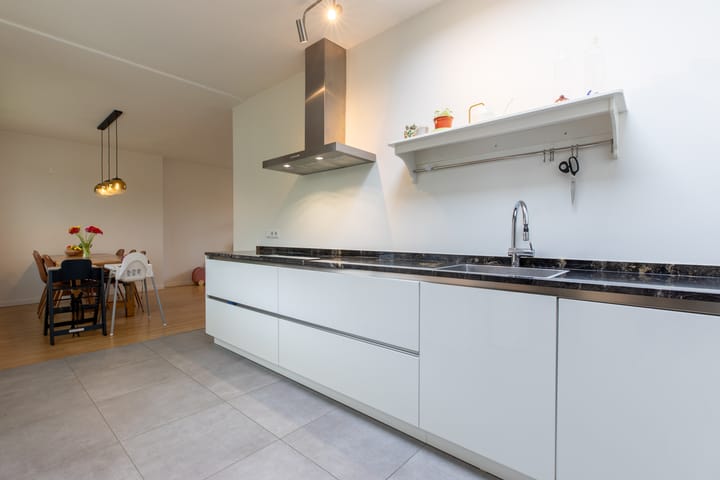 Photo 17 of van Caldenborghstraat 10