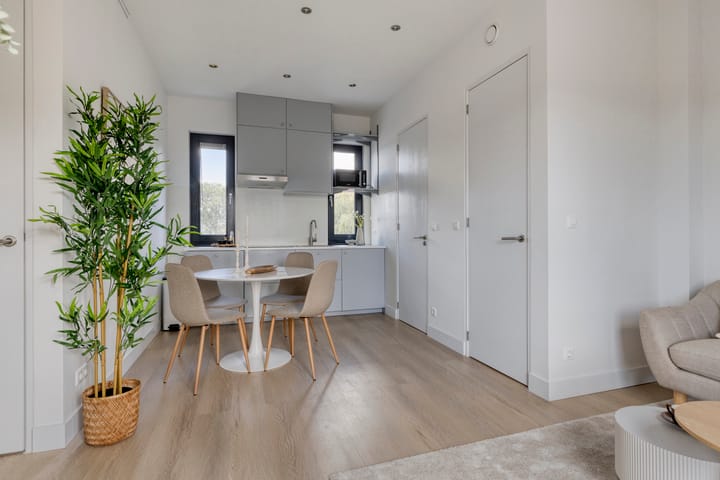 Photo 2 of Ank van der Moerstraat 31-D