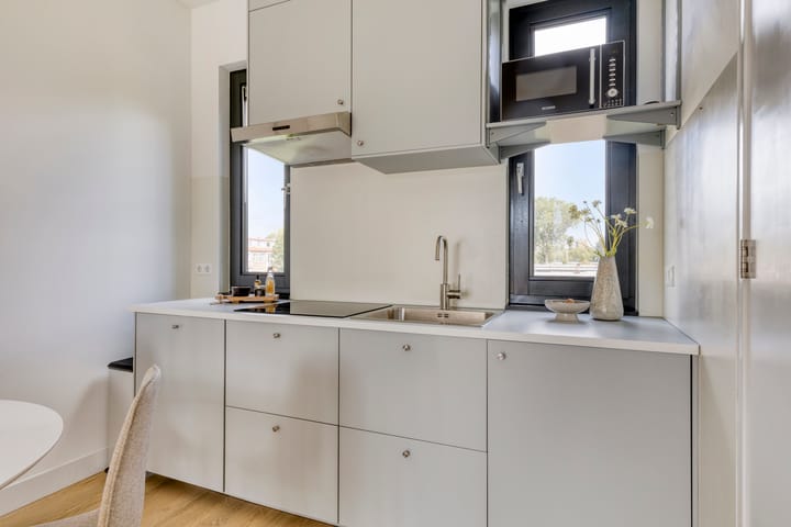 Photo 7 of Ank van der Moerstraat 31-D