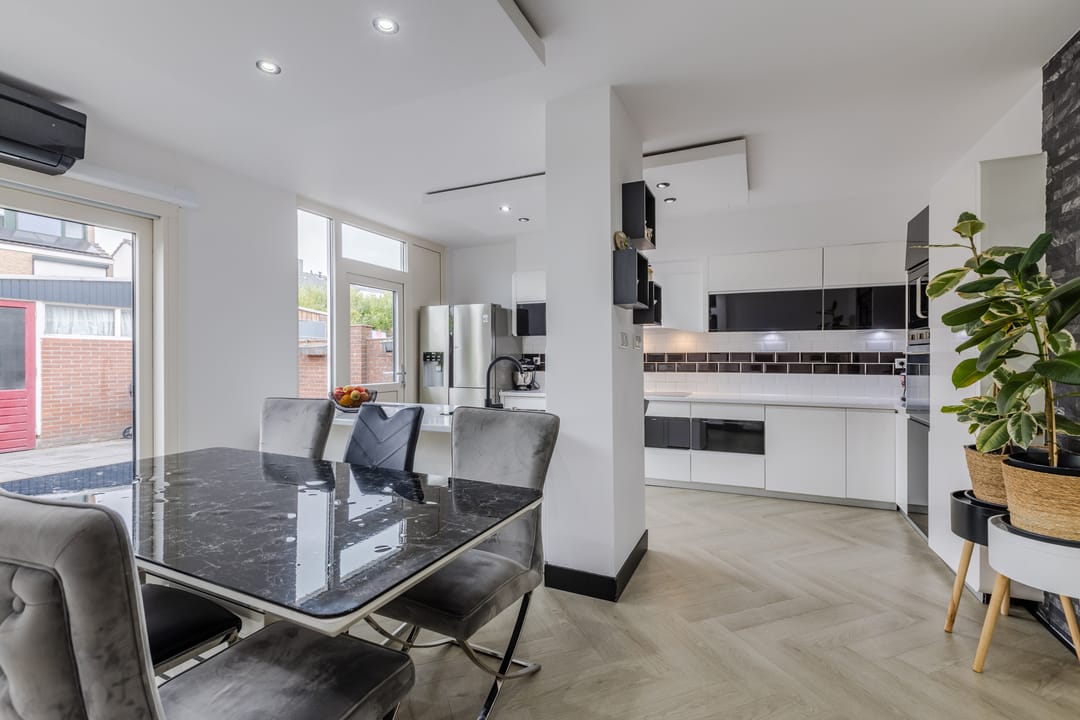 Foto 17 van Johan de Wittstraat 48