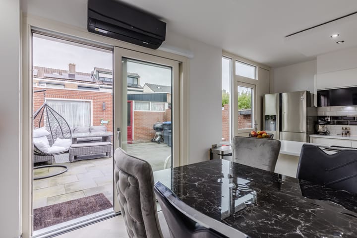 Foto 19 van Johan de Wittstraat 48