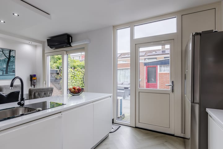 Foto 23 van Johan de Wittstraat 48