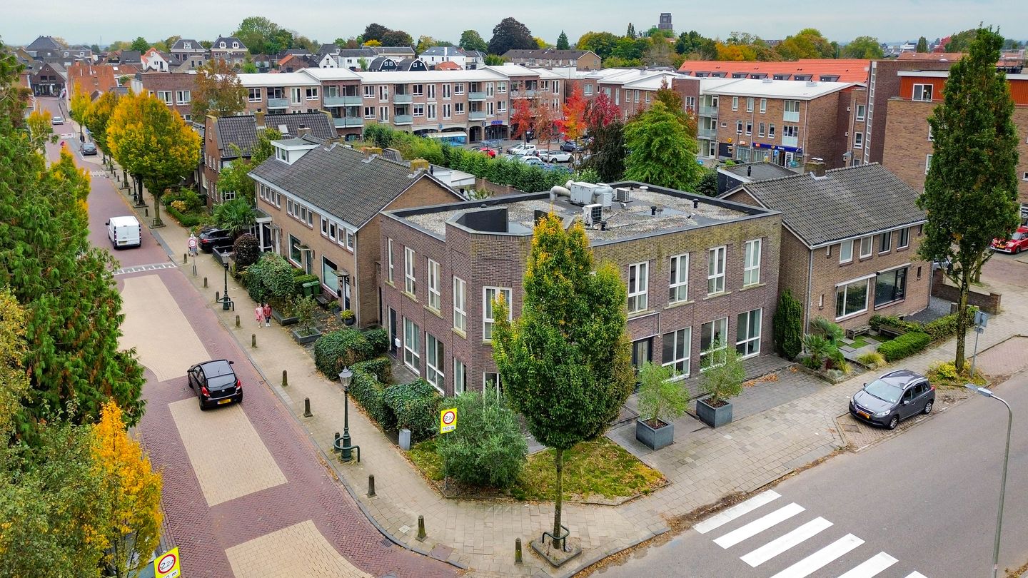 Bekijk foto 2 van Koningin Julianastraat 1