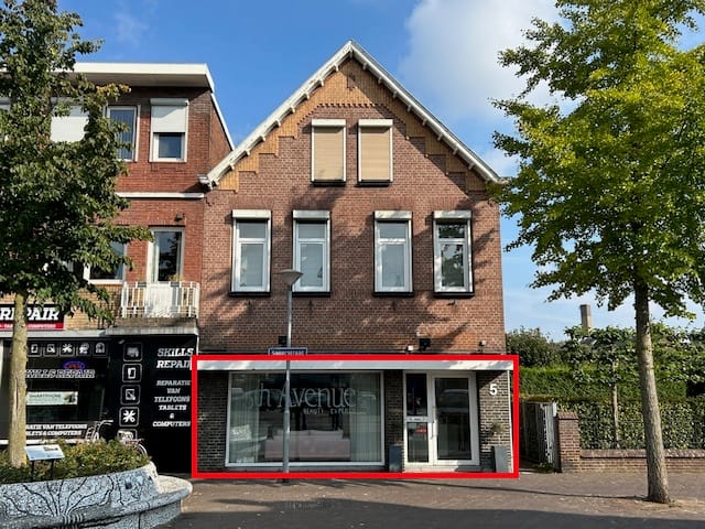Bekijk foto 1 van Spoorstraat 5