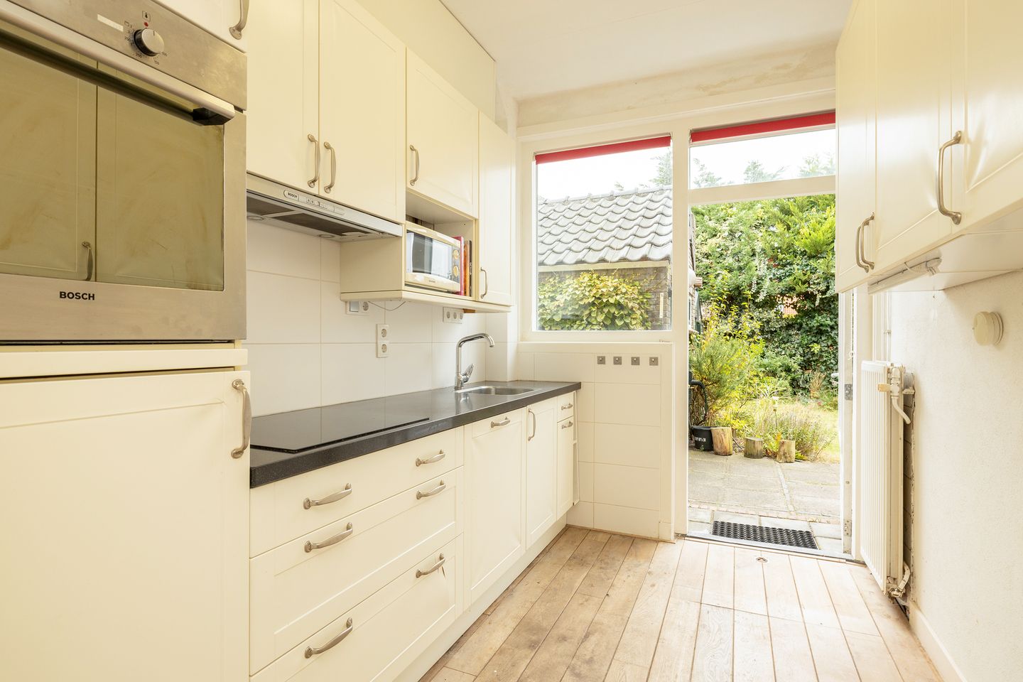 Photo 14 of Julianastraat 4