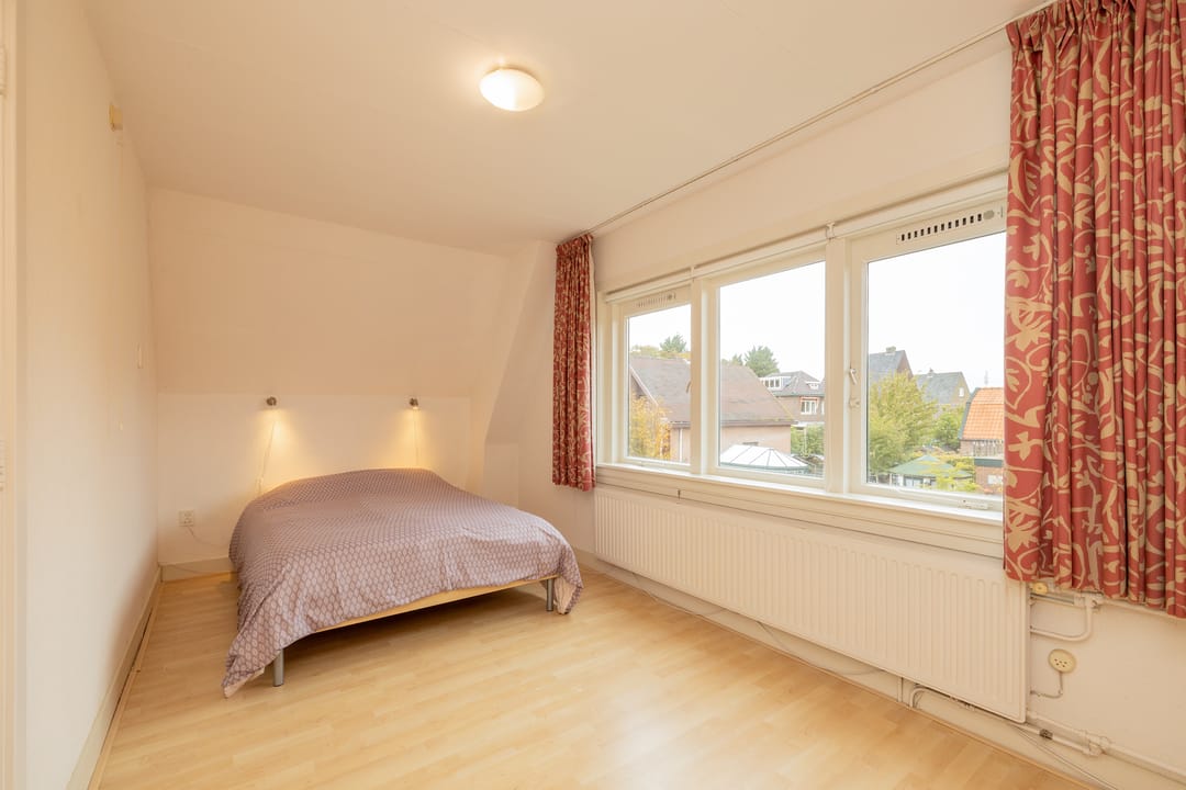 Photo 16 of Julianastraat 4