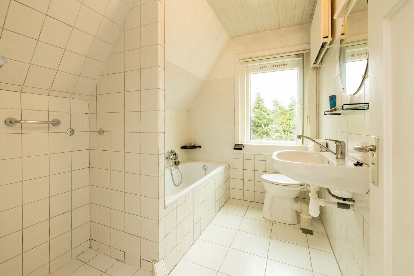 Photo 19 of Julianastraat 4