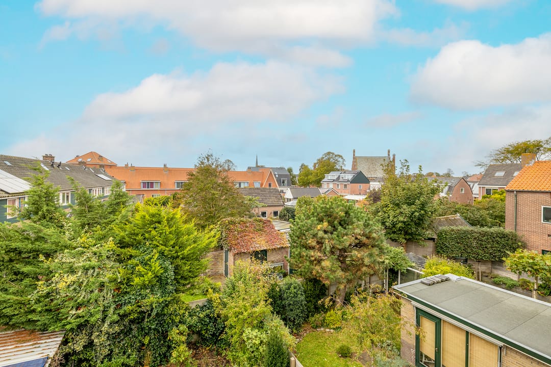 Photo 32 of Julianastraat 4