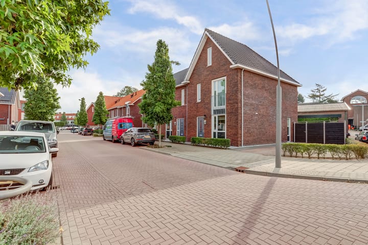 Photo 32 of Prinses Margrietstraat 13