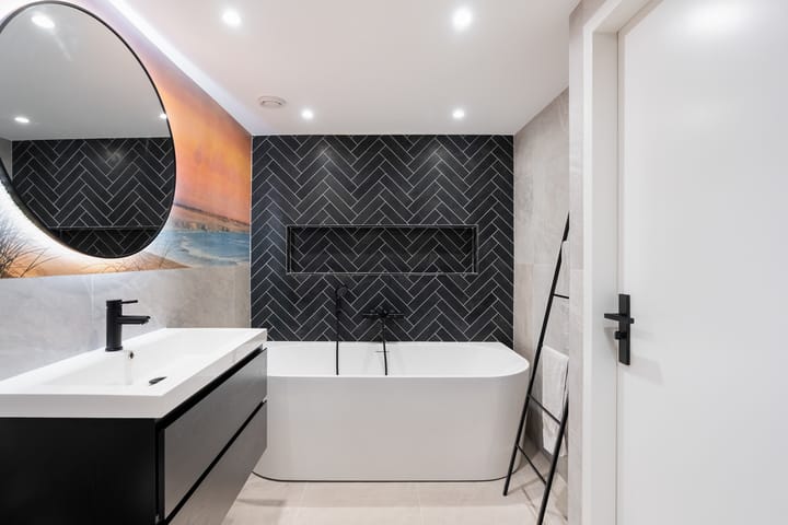 Photo 5 of Roerdomp 8