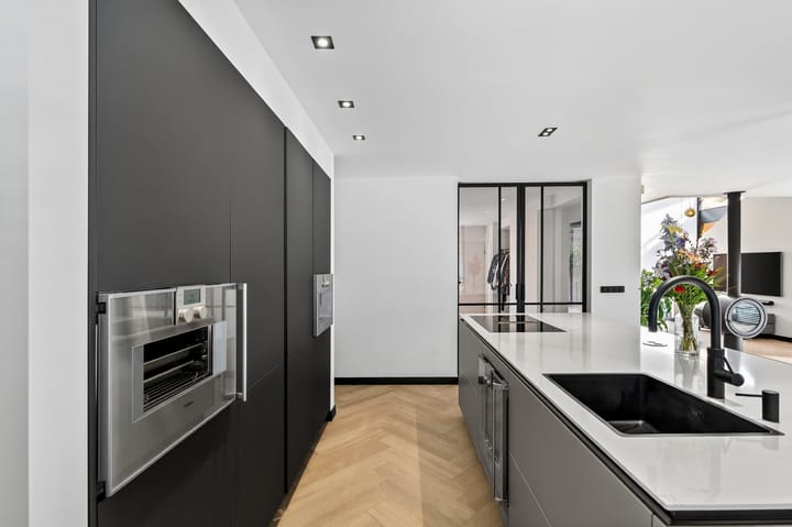 Photo 22 of Roerdomp 8