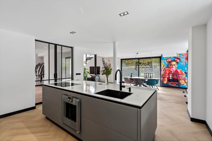 Photo 23 of Roerdomp 8