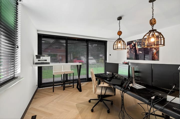 Photo 27 of Roerdomp 8