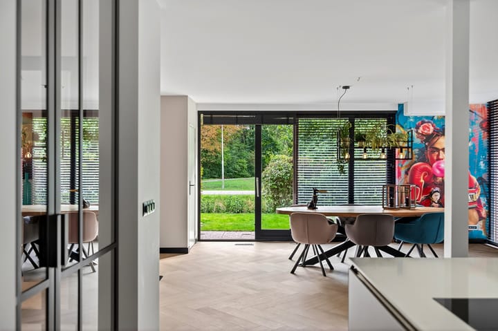 Photo 38 of Roerdomp 8