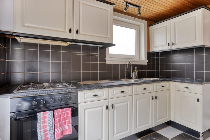 Photo 3 of Lewestraat 3