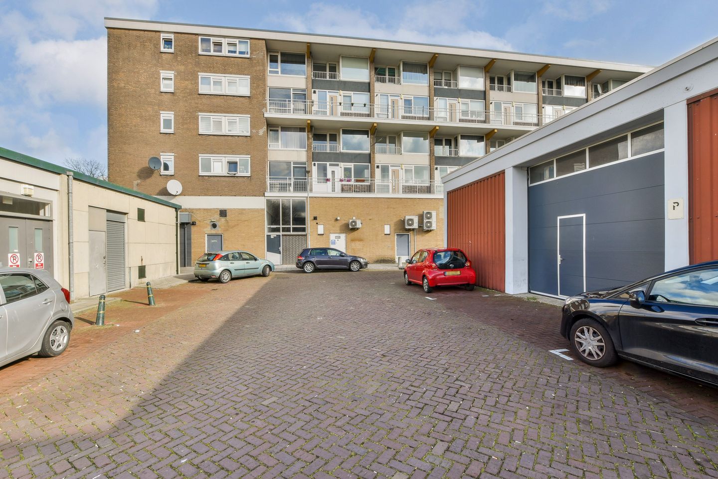 Foto 25 van Van Oldenbarneveltplein 104