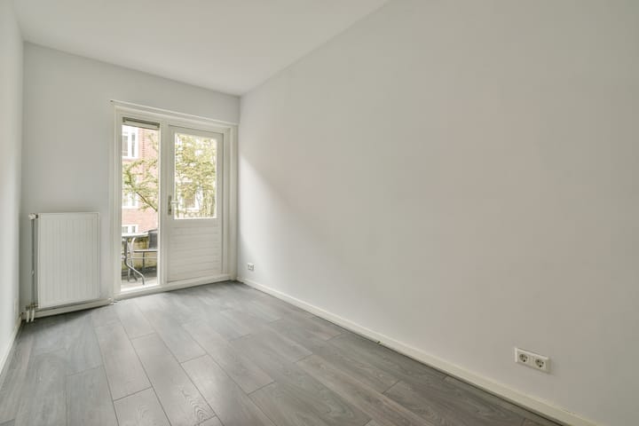 Foto 16 van Reinier Claeszenstraat 48-1