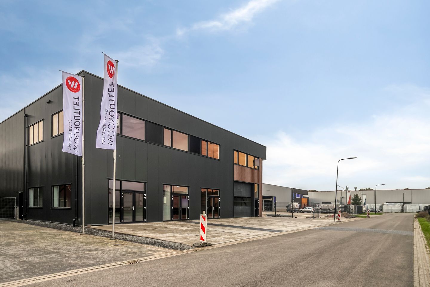 View photo 3 of Constructieweg 8