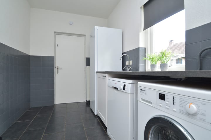 Photo 9 of Reusel 21