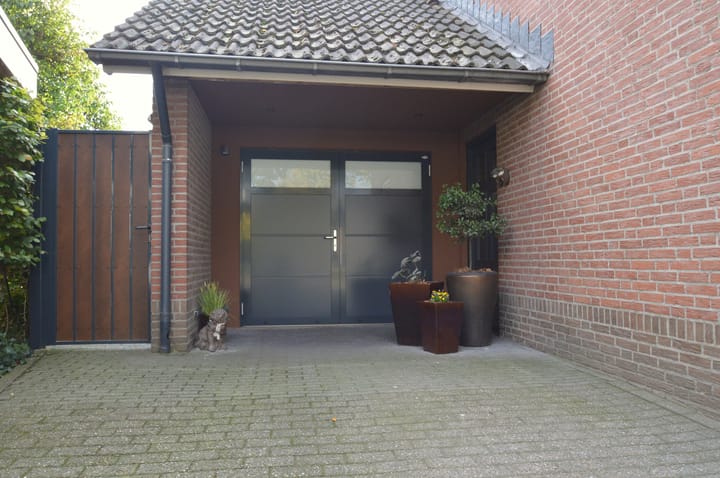 Photo 33 of Reusel 21