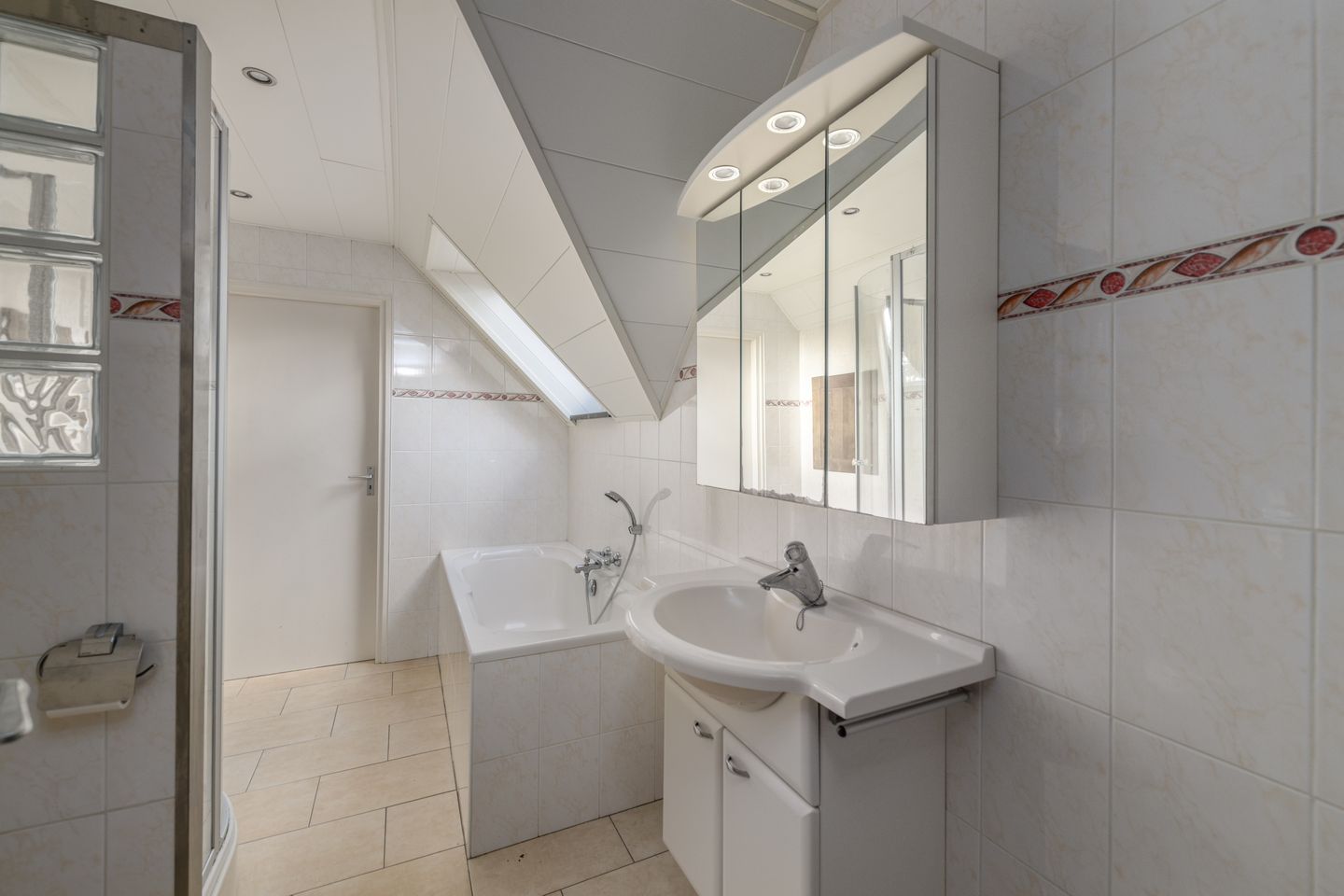 Foto 25 van De Gaai 10