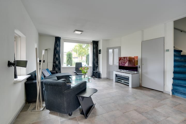 Photo 6 of Zeisstraat 14