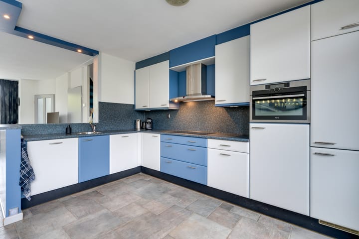 Photo 13 of Zeisstraat 14