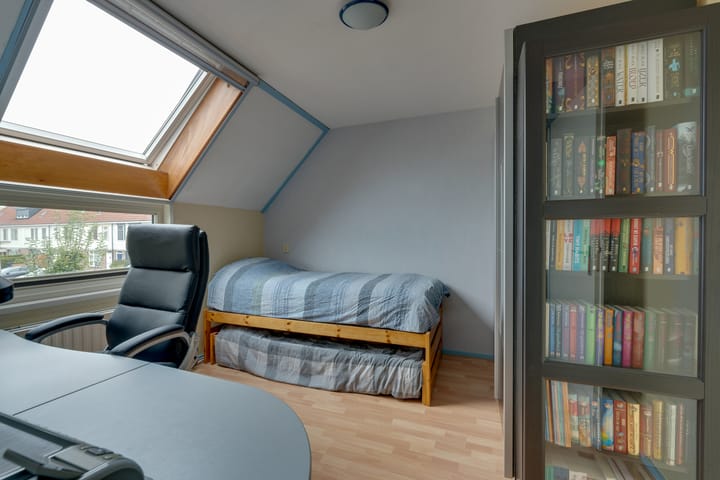 Photo 22 of Zeisstraat 14